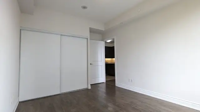 Spacious one bedroom condo for rent in Markham prime location - Photo 6