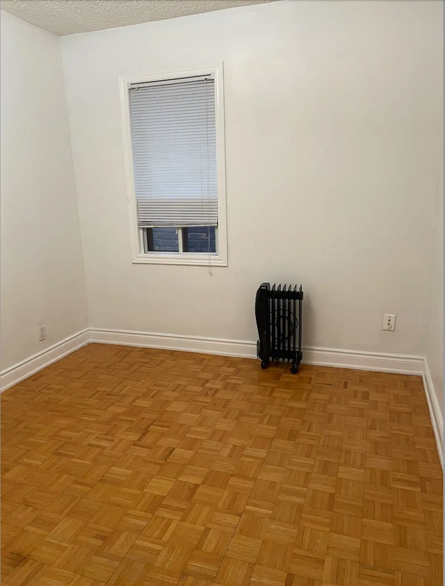 2 1 Bedroom Apartment Near Ossington Subway (Can Be 3 Bedrooms) - Photo 5