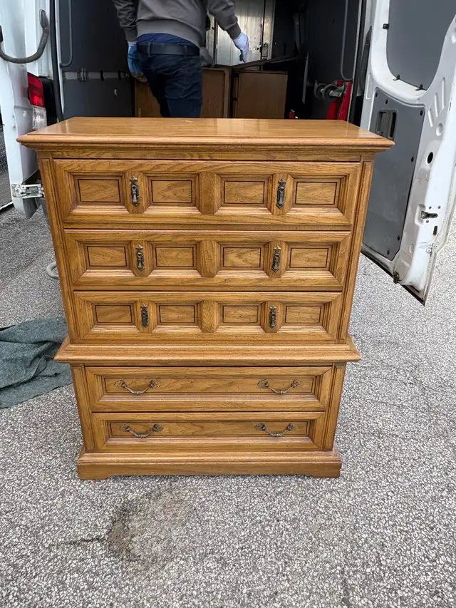 Free delivery used Solid Oak Wood Dresser Chest of Drawers