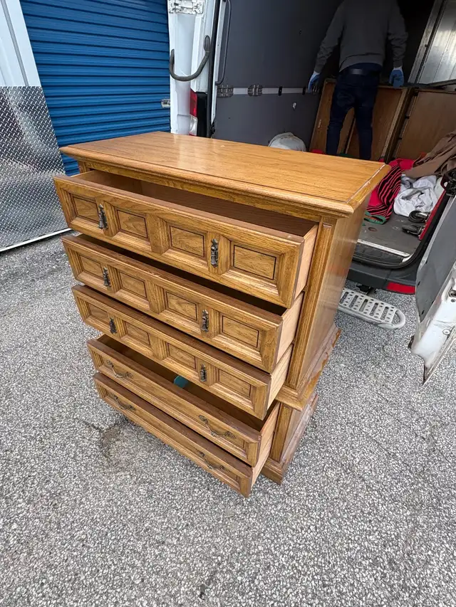 Free delivery used Solid Oak Wood Dresser Chest of Drawers - Photo 4