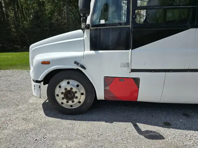 2002 ABC Freightliner Mini Coach for Sale - Photo 8