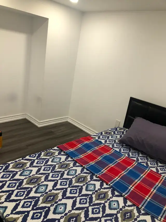 Beautiful Furnished Basement Room in Scarborough for Rent - Photo 9