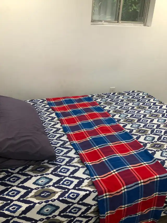 Beautiful Furnished Basement Room in Scarborough for Rent - Photo 12