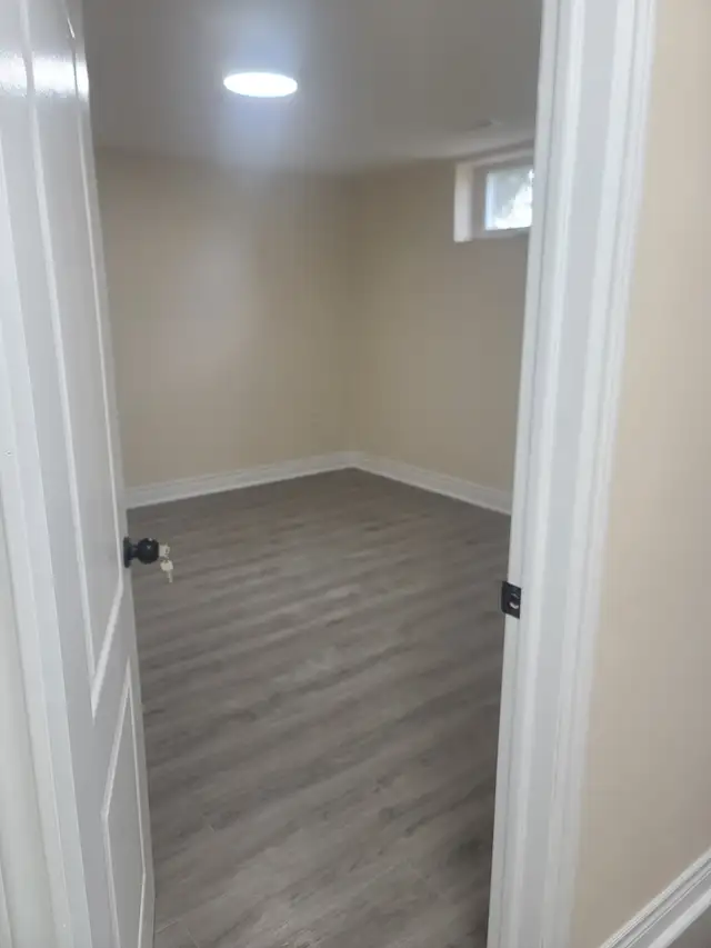 BASEMENT RENT - Photo 3