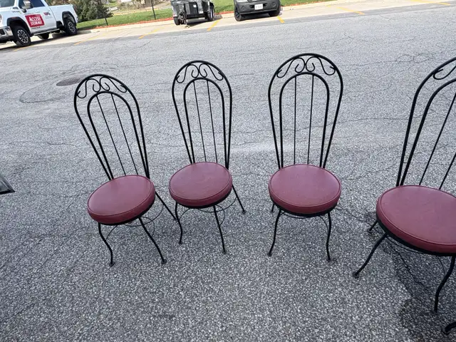 Free delivery used Set of 6 Vintage Wrought Iron Chairs - Photo 8