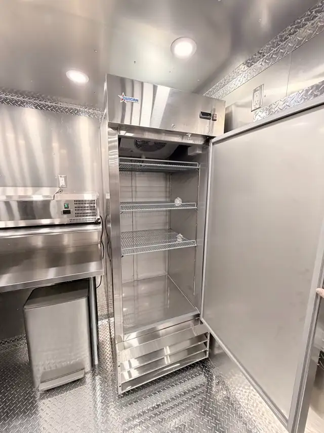 wood fired food trailer! - Photo 10