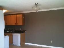 2 Bdrm, In Suite Laundry, Parking Incl, Adult Bldg, Clean, Safe - Photo 4