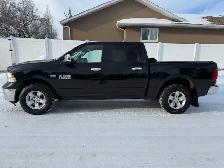 2018 RAM 1500 CREW CAB 4X4 - - SLT - PKG- VERY RARE 6 SEATS