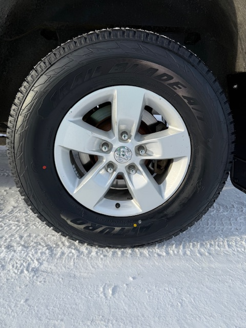 2018 RAM 1500 CREW CAB 4X4 - - SLT - PKG- VERY RARE 6 SEATS - Photo 2