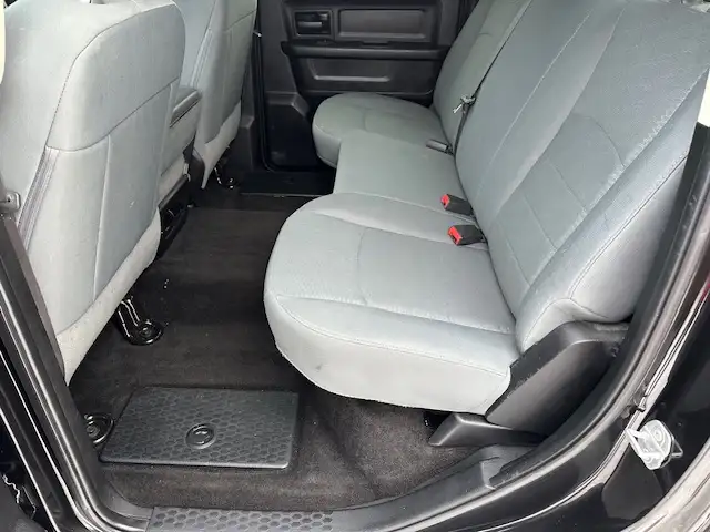 2018 RAM 1500 CREW CAB 4X4 - - SLT - PKG- VERY RARE 6 SEATS - Photo 5