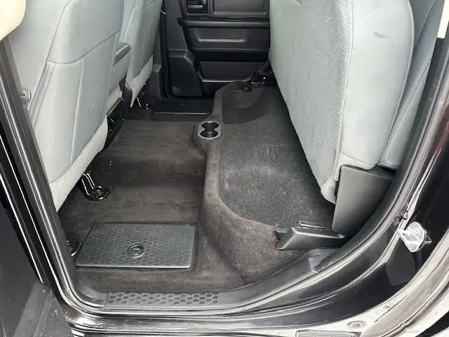 2018 RAM 1500 CREW CAB 4X4 - - SLT - PKG- VERY RARE 6 SEATS - Photo 7