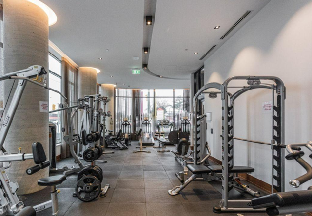 Room for rent - condo in Vaughan -  407 GO YRT Subway TTC ZUM - Photo 9