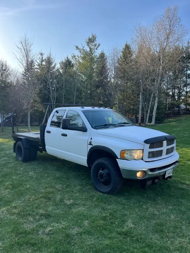 Dodge Ram 3500 Dually – Cummins Diesel – Flatbed – Hauler - Photo 3