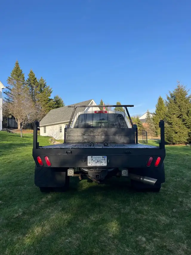 Dodge Ram 3500 Dually – Cummins Diesel – Flatbed – Hauler - Photo 5