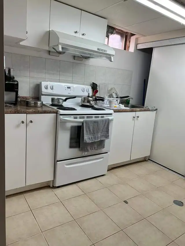 Finch/Mildland one bedroom for rent - Photo 3