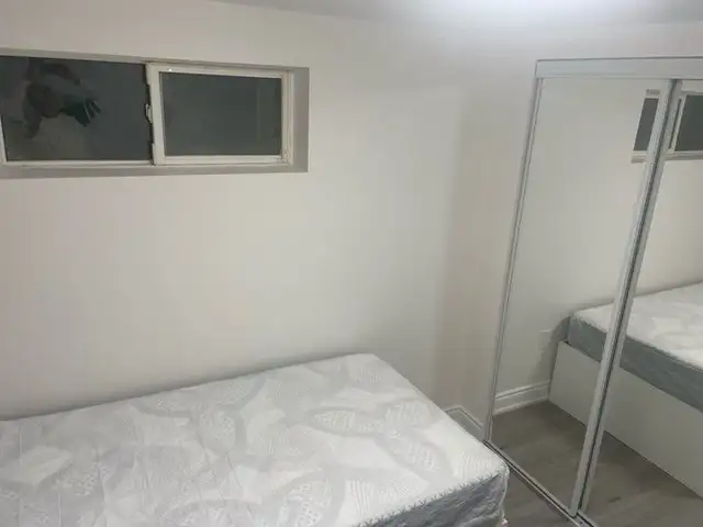 Room for sublet till Sep 2026 in Hamilton in Girls only house