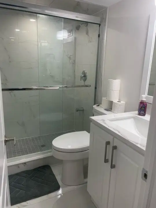 Room for sublet till Sep 2026 in Hamilton in Girls only house - Photo 5