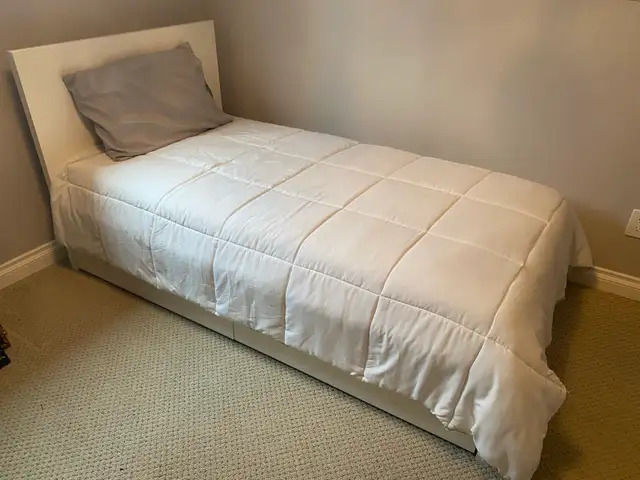 IKEA MALM TWIN BED SET - NEVER USED - Photo 2