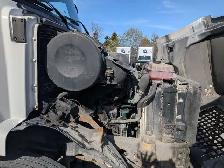 Truck 2007 Volvo D12 daycab for sale - Photo 2