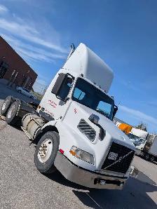 Truck 2007 Volvo D12 daycab for sale - Photo 5