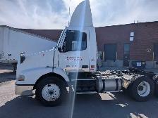 Truck 2007 Volvo D12 daycab for sale - Photo 8