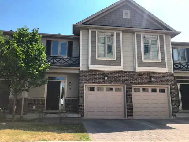 Townhouse For Rent (Masonville Mall Area) - 3 Bed / 2.5 Bath