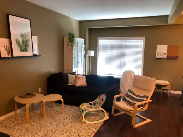 Townhouse For Rent (Masonville Mall Area) - 3 Bed / 2.5 Bath - Photo 2