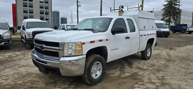 2008 Chevrolet Silverado 2500HD 4x4 - 4 Doors - Heavy Duty! - Photo 3