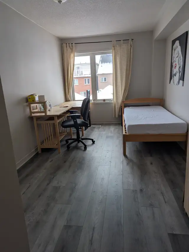 For Female, Rooms Private Bath Balcony Parking @York University - Photo 7