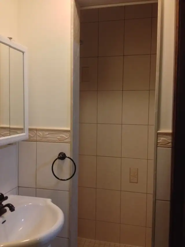 MASTER BEDROOM WITH WASHROOM NORTH YORK STEELES AND BATHURST - Photo 2