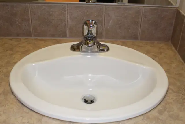 Spacious 3 Bed, 2.5 Bath Home in Terwillegar Towne - Photo 12