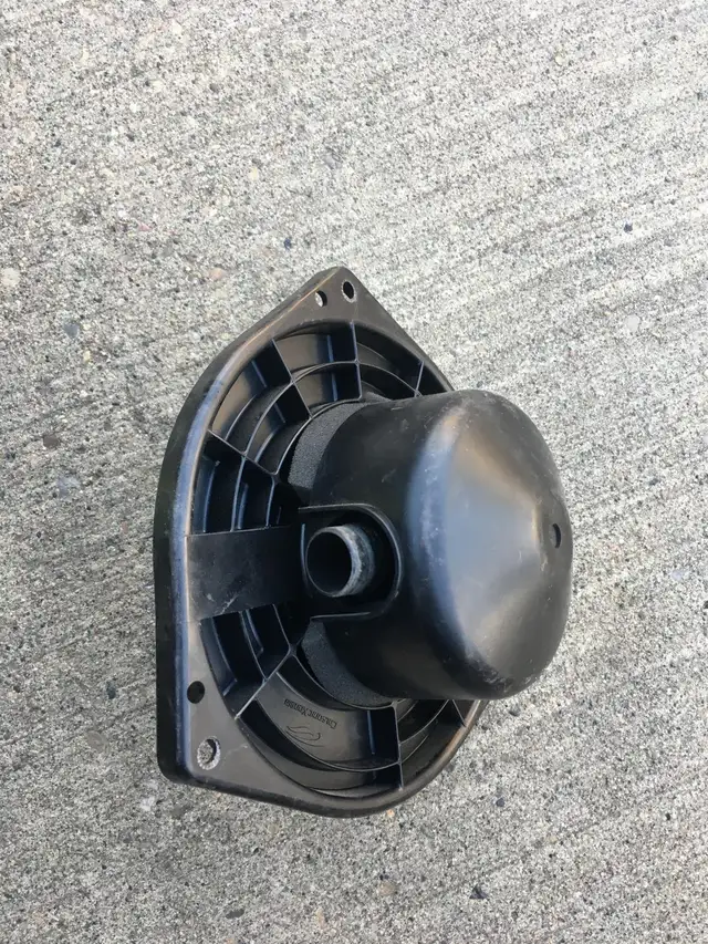 Nissan Pathfinder fan motor - Photo 2