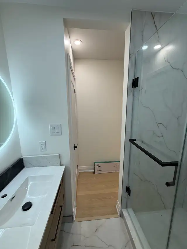 Downtown Toronto one newly renovated studio available May 1st - Photo 3