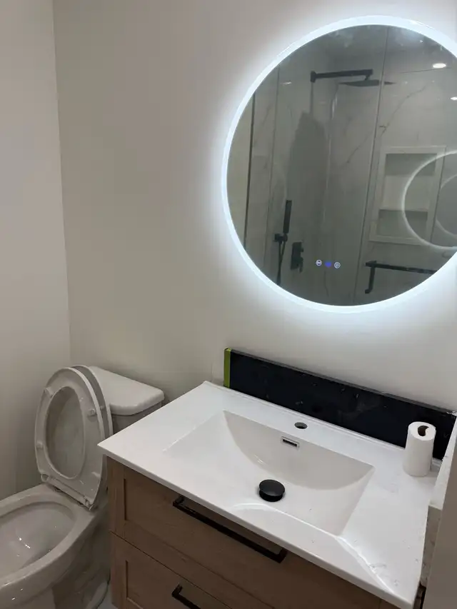 Downtown Toronto one newly renovated studio available May 1st - Photo 4