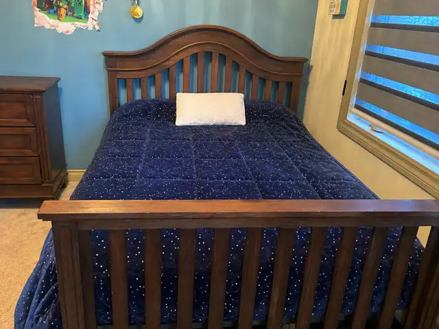 Solid wood double bed and dresser set