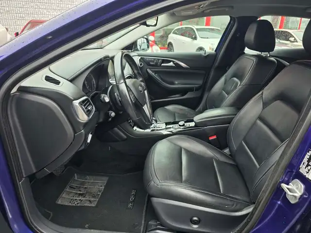 2017 Infiniti QX30 AWD Nav/Sunroof/Leather/RCAM - Photo 16
