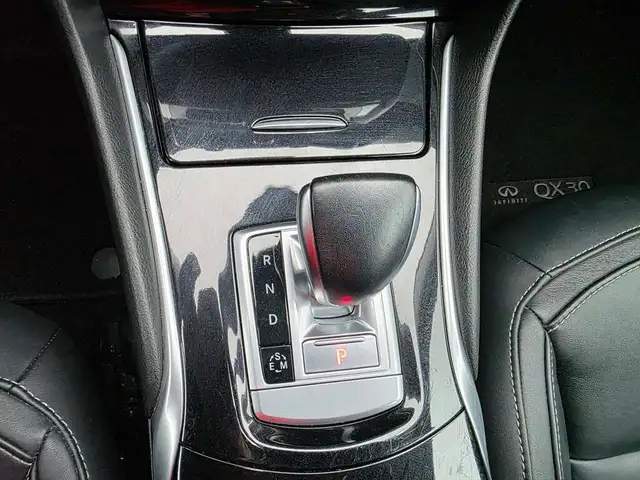 2017 Infiniti QX30 AWD Nav/Sunroof/Leather/RCAM - Photo 23
