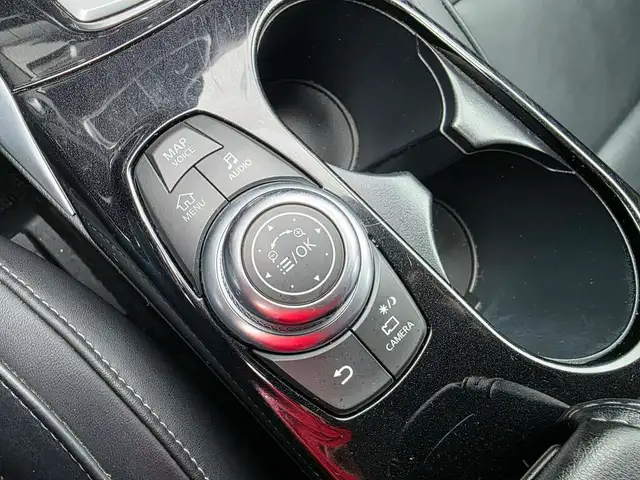 2017 Infiniti QX30 AWD Nav/Sunroof/Leather/RCAM - Photo 25