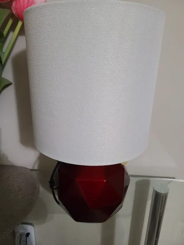 Brand New table lamps set of 2 Same height lamps - Photo 2