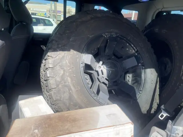 2017 Jeep Wrangler Unlimited Sahara - Photo 7