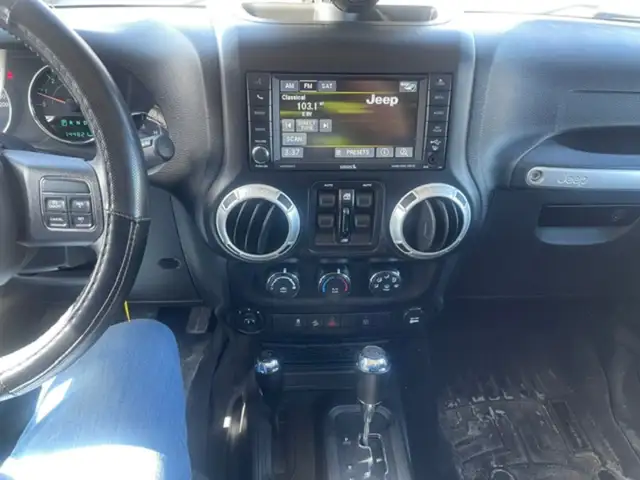 2017 Jeep Wrangler Unlimited Sahara - Photo 14