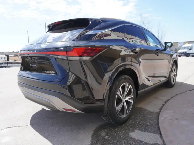 2023 Lexus RX RX 350h AWD - LUXURY HYBRID / SPOTLESS! - Photo 11