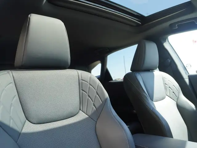 2023 Lexus RX RX 350h AWD - LUXURY HYBRID / SPOTLESS! - Photo 38