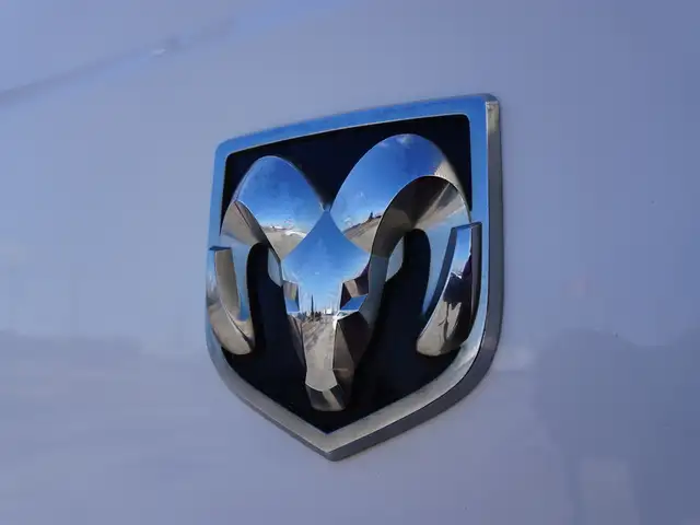 2019 Ram ProMaster Cargo Van 3500 High Roof 159 WB | 3-Person Va - Photo 29