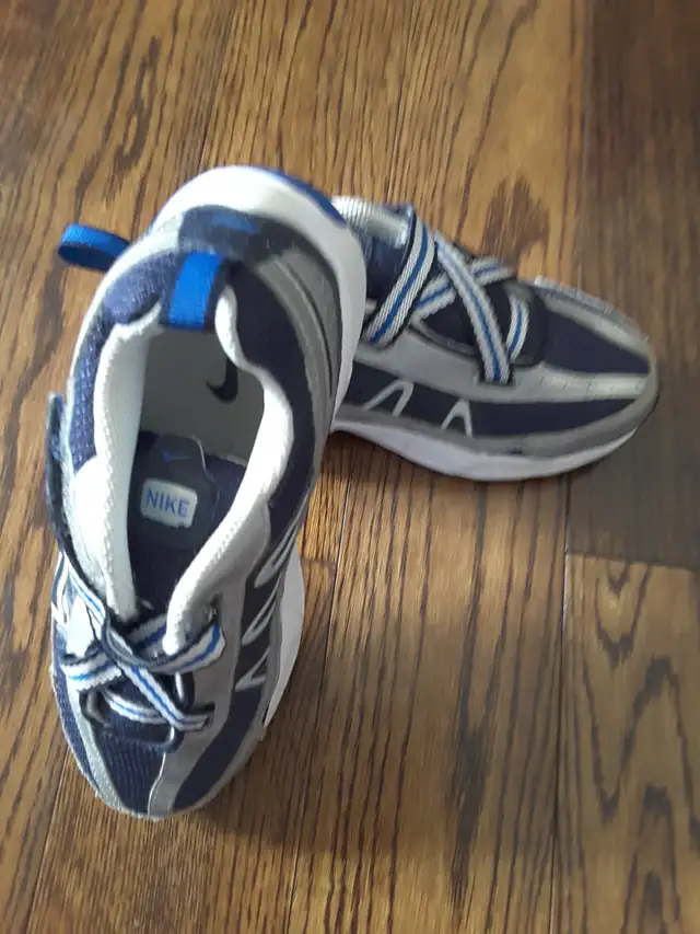 Nike Youth boy sneakers, Size 13