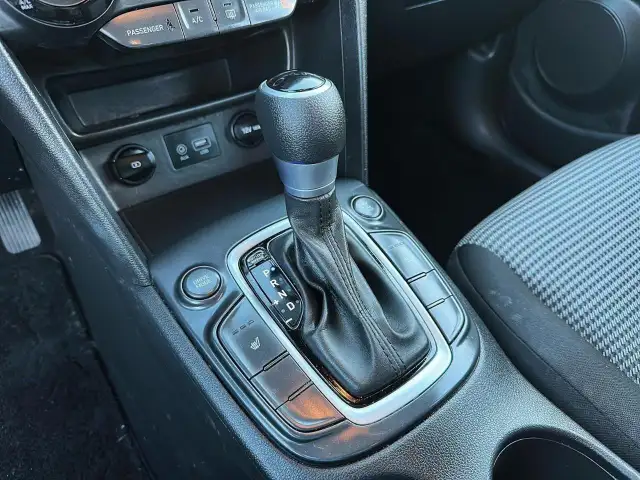 2021 Hyundai Kona 2.0L Essential 2.0L Essential | Heated Seats - Photo 17