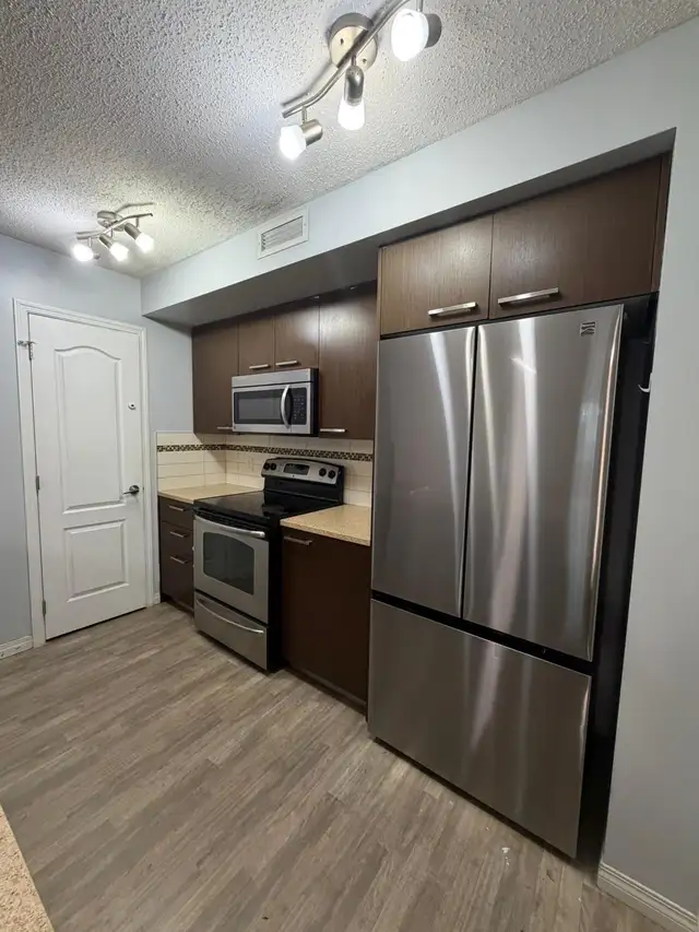 Apartment Condominium For Rent - Photo 10