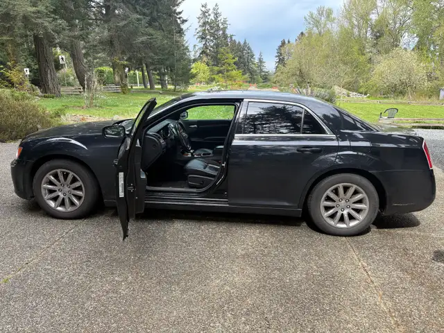 Chrysler 300 needs power steering repair