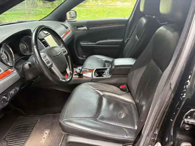 Chrysler 300 needs power steering repair - Photo 2