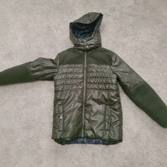 Youth boy winter jacket with hood Size 8/10
